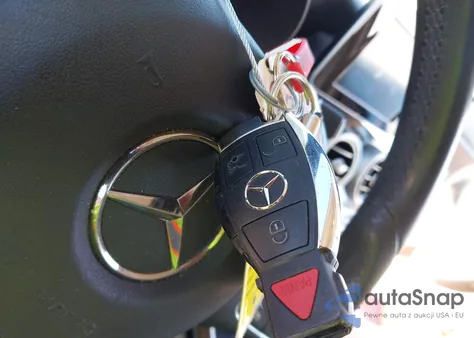 2016 Mercedes-Benz Glc 300 from USA, damaged, VIN WDC0G4JB1GF005535